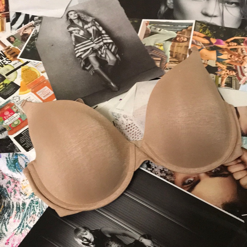 Victoria Secret Cream T-shirt Bra. Size 34D.